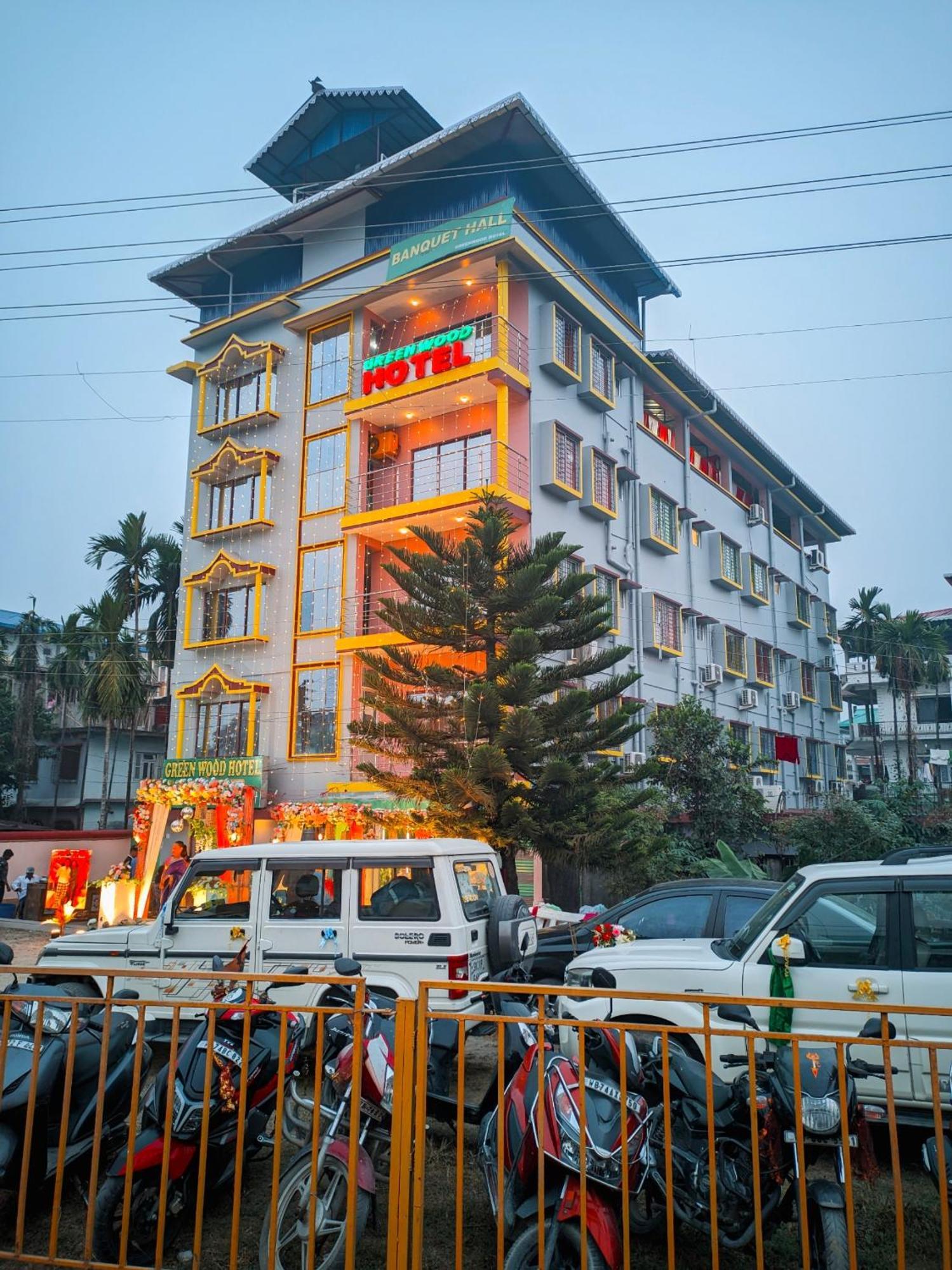 Green Wood Hotel 실리구리 외부 사진